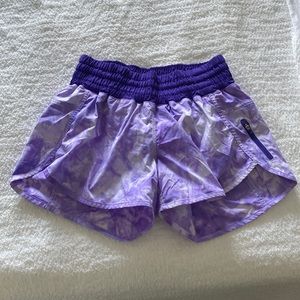 Lululemon size 10 older style Tracker shorts
